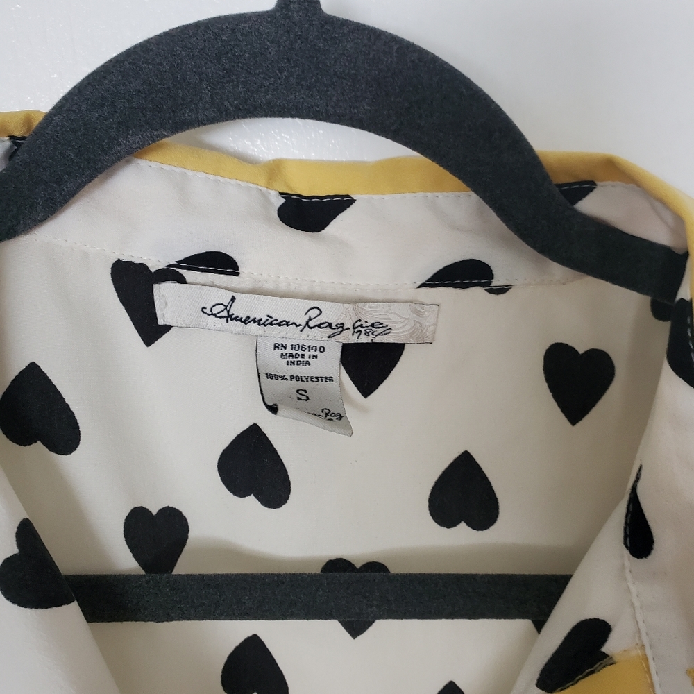Heart button blouse - Picture 3 of 3
